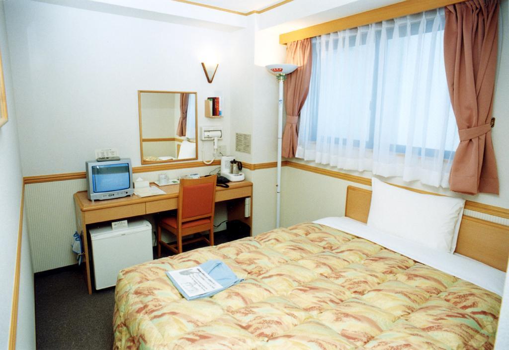 Toyoko Inn Hakata-Guchi Ekimae Fukuoka  Chambre photo