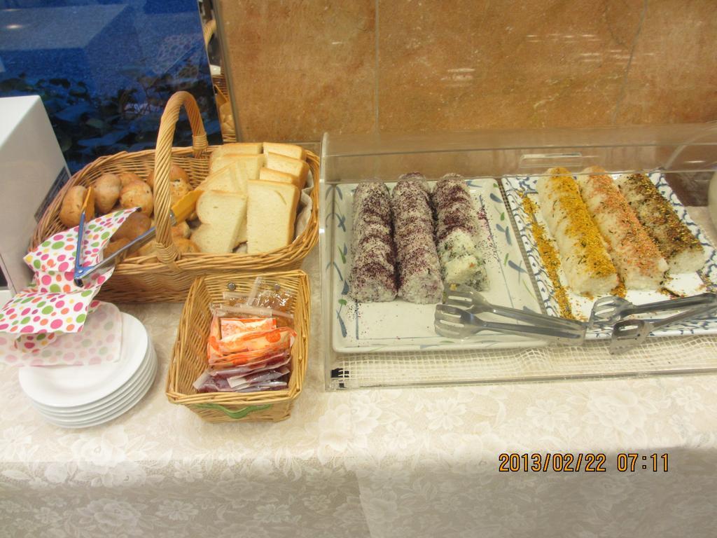 Toyoko Inn Hakata-Guchi Ekimae Fukuoka  Extérieur photo